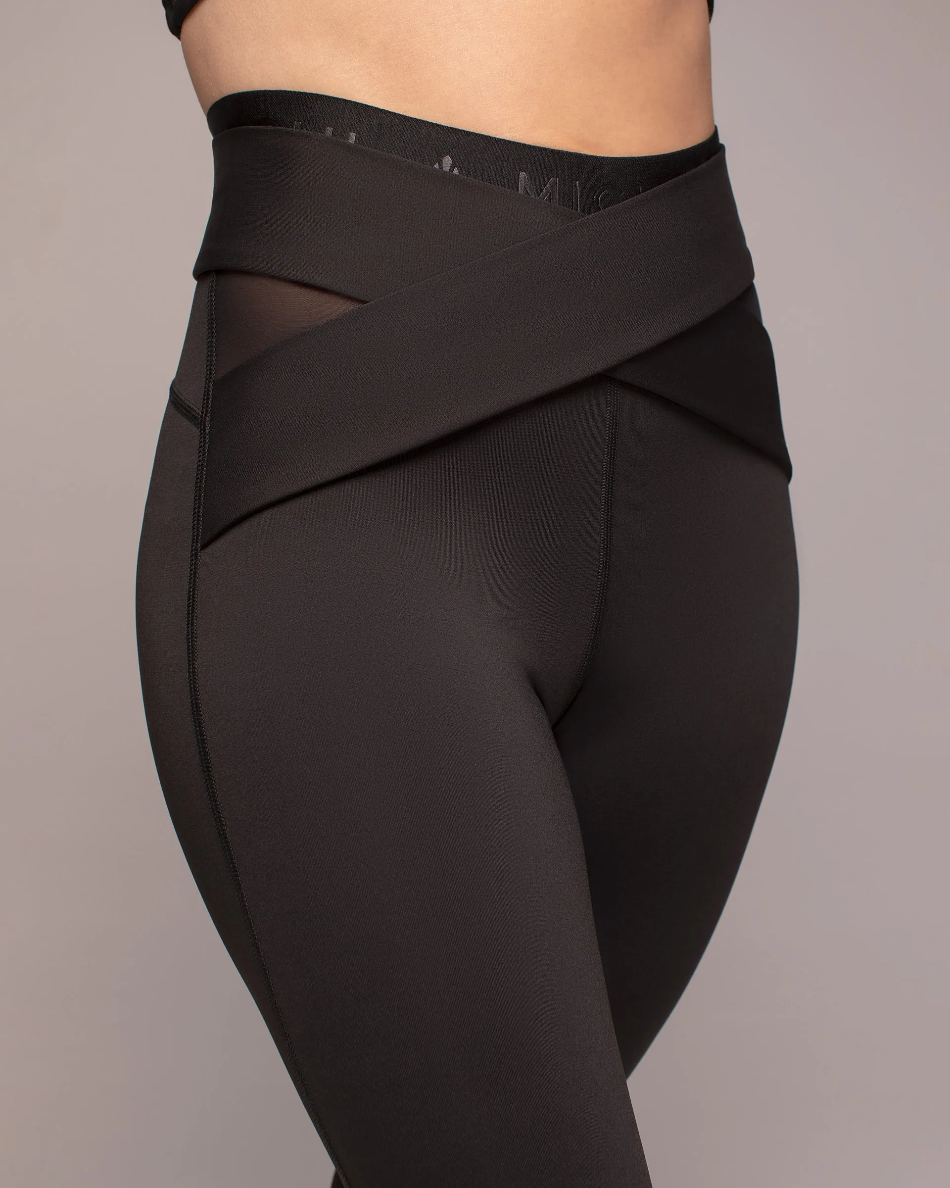 Ascent Wrap Legging | Black MICHI