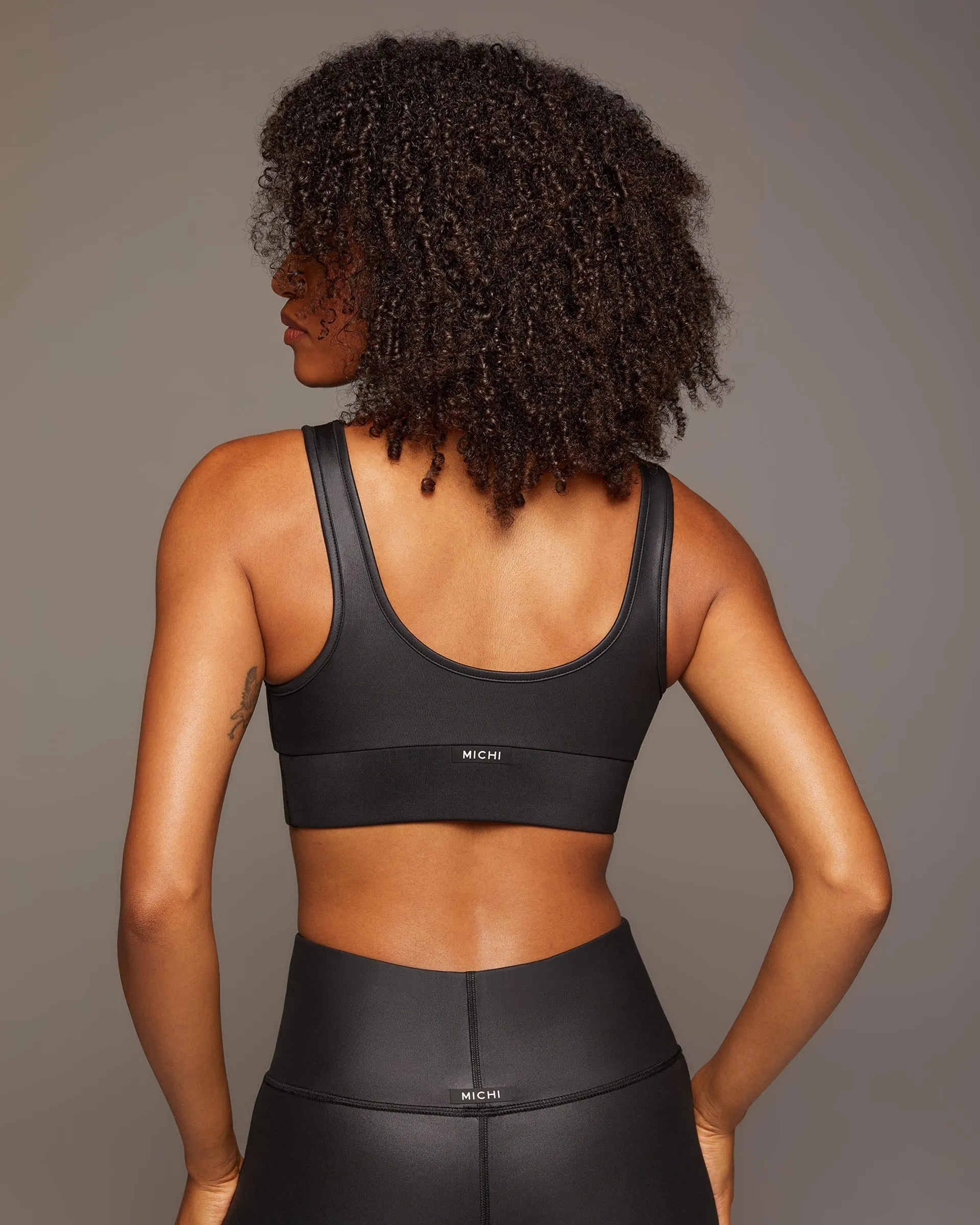 Basal Gloss Longline Bra | Black MICHI