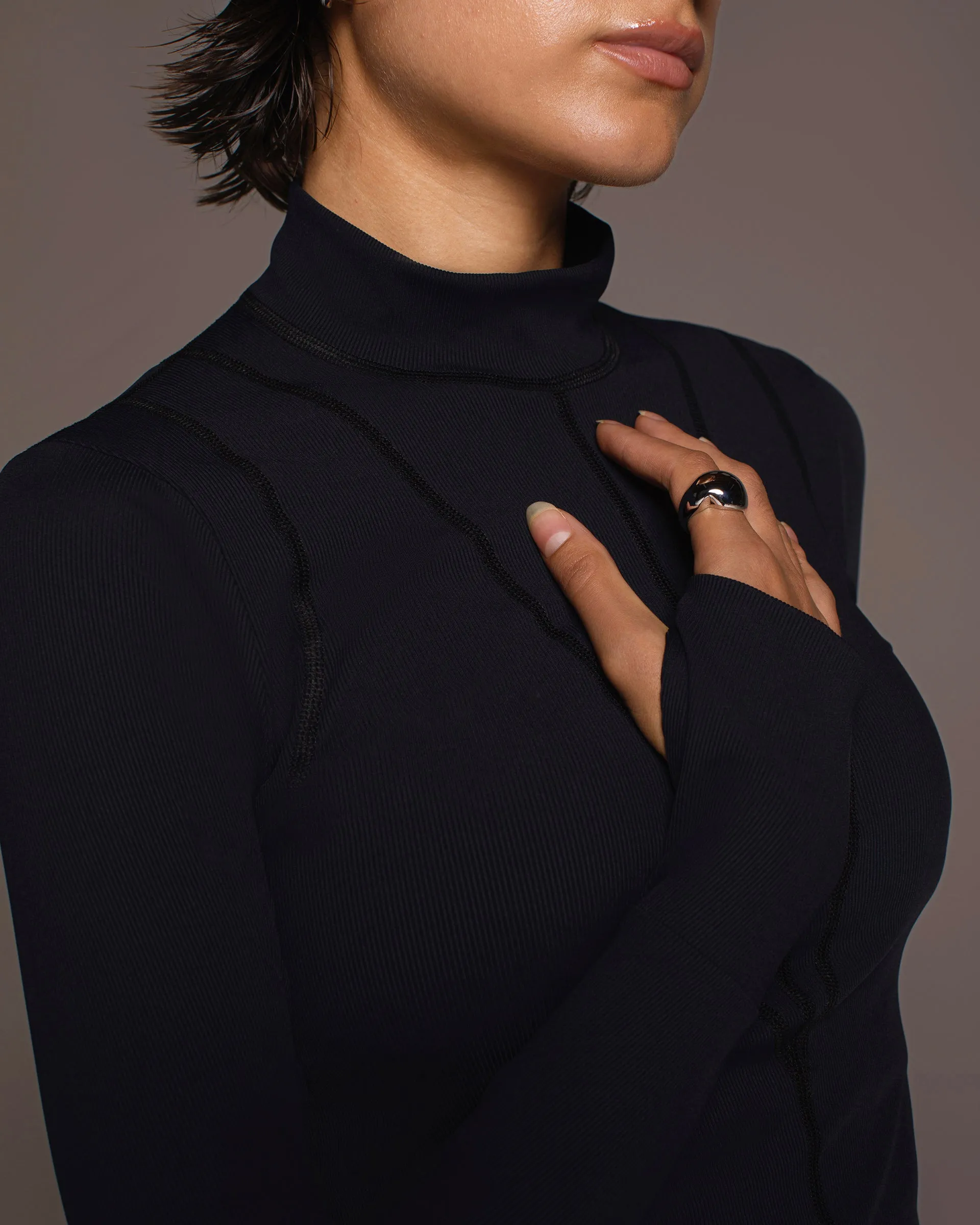 Descent Long Sleeve Top | Black MICHI