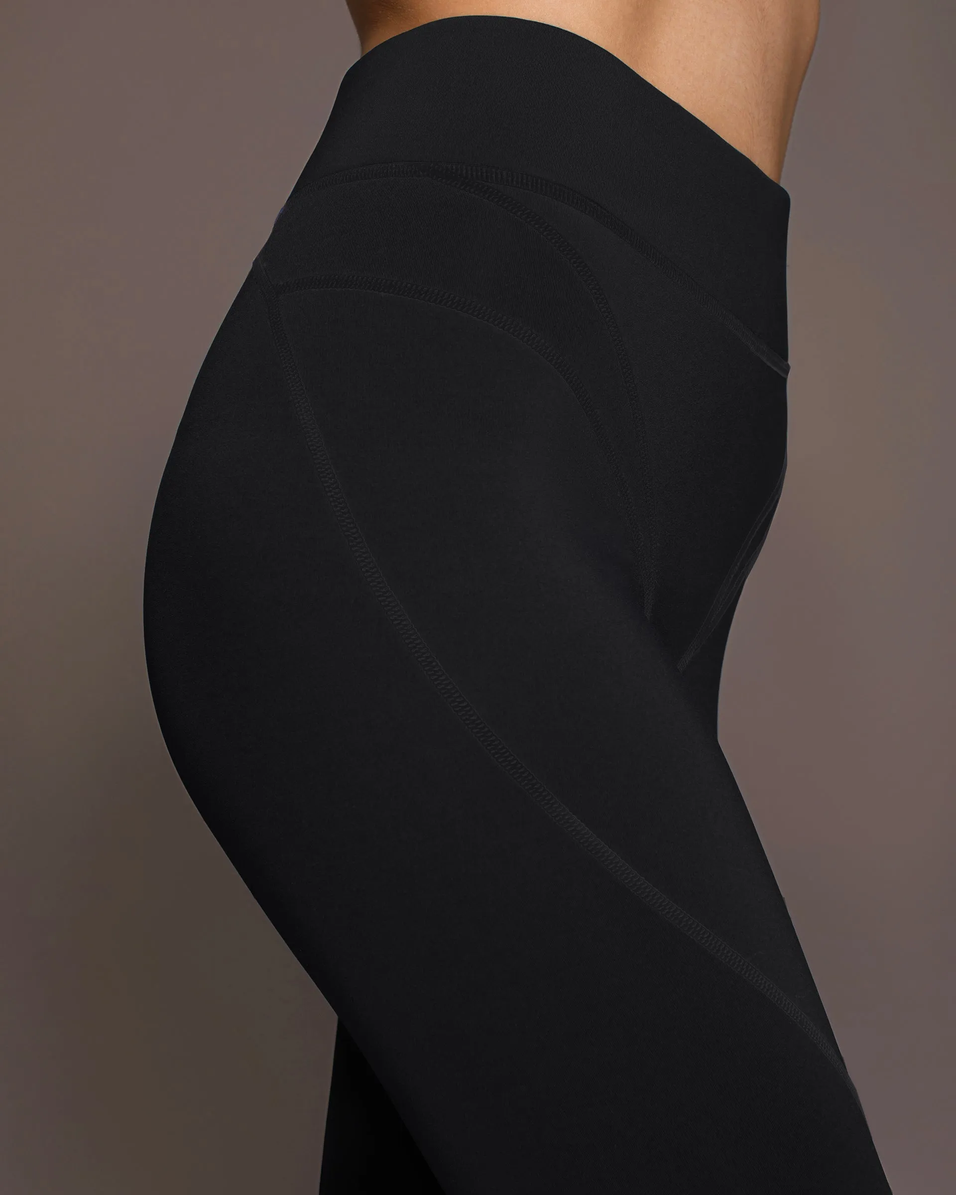Incite Legging | Black MICHI