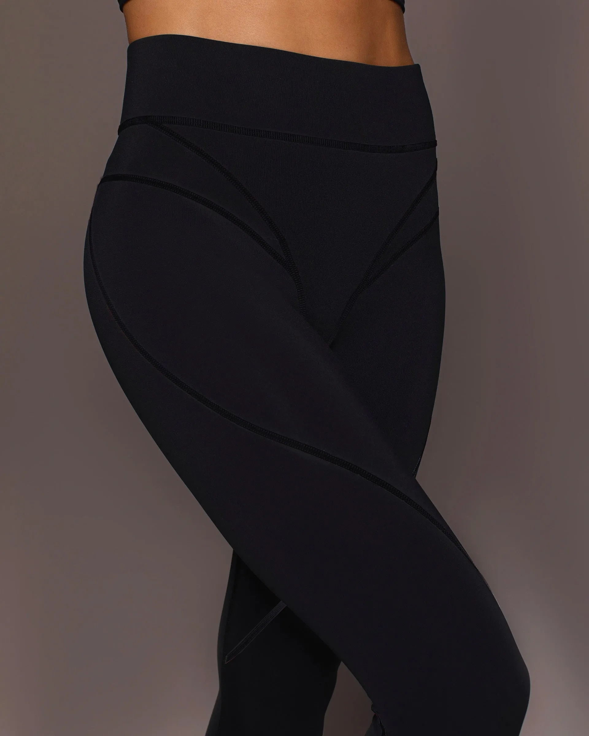 Incite Legging | Black MICHI