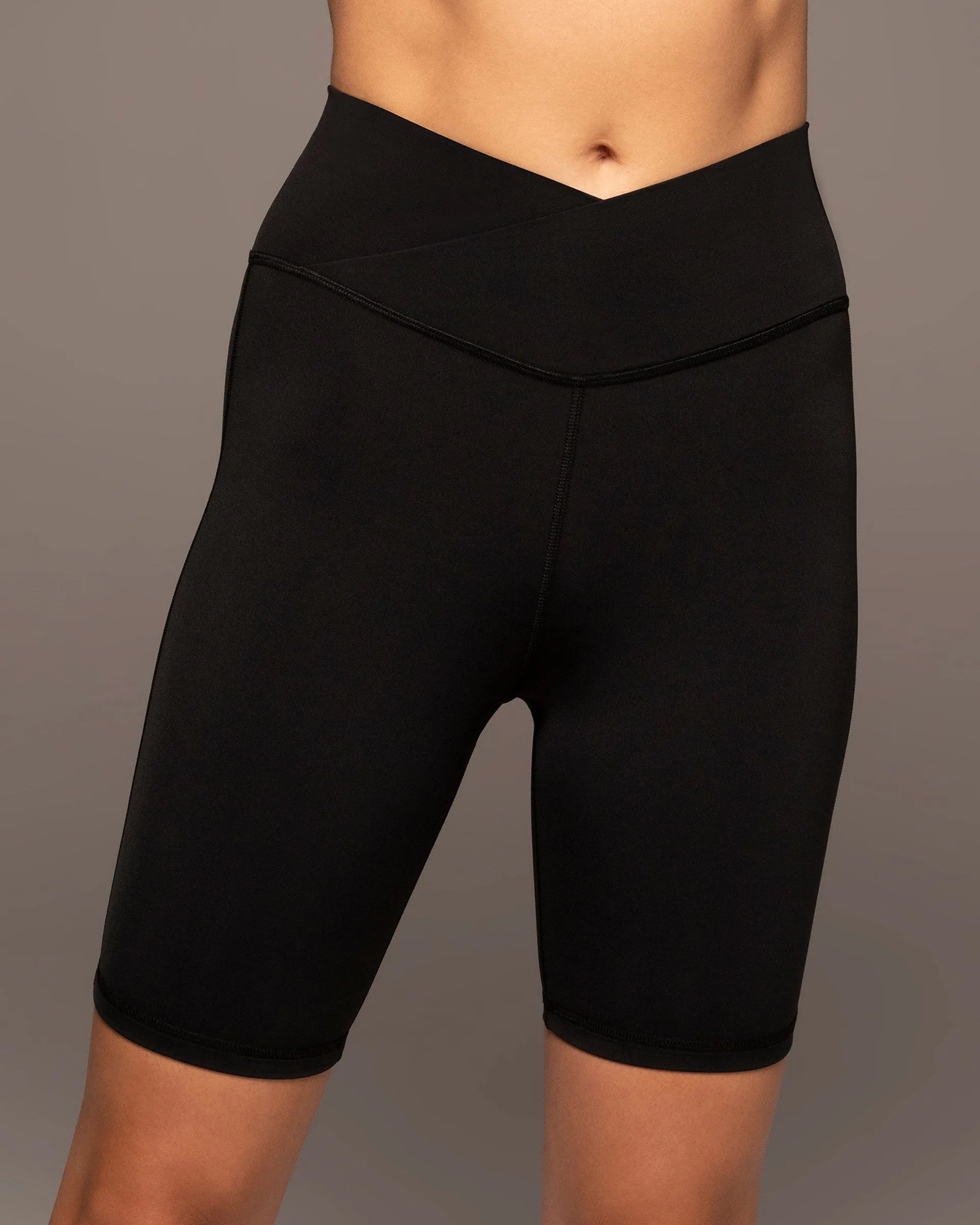 Ray Bike Short 7 1/2 Inch | Black MICHI