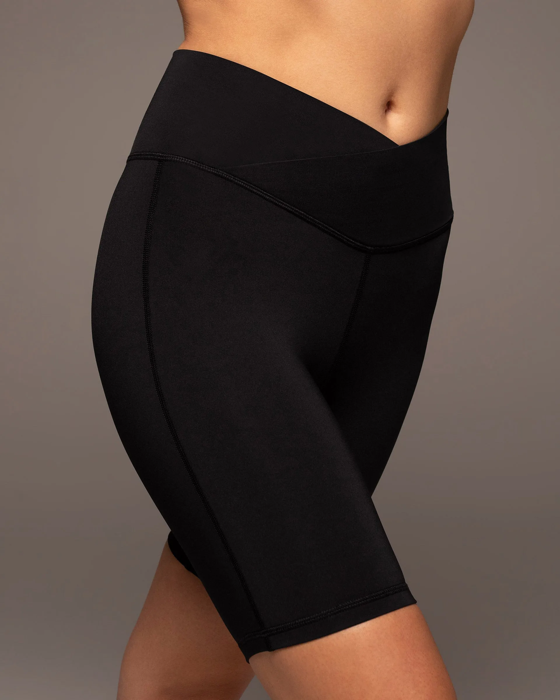 Ray Bike Short 7 1/2 Inch | Black MICHI