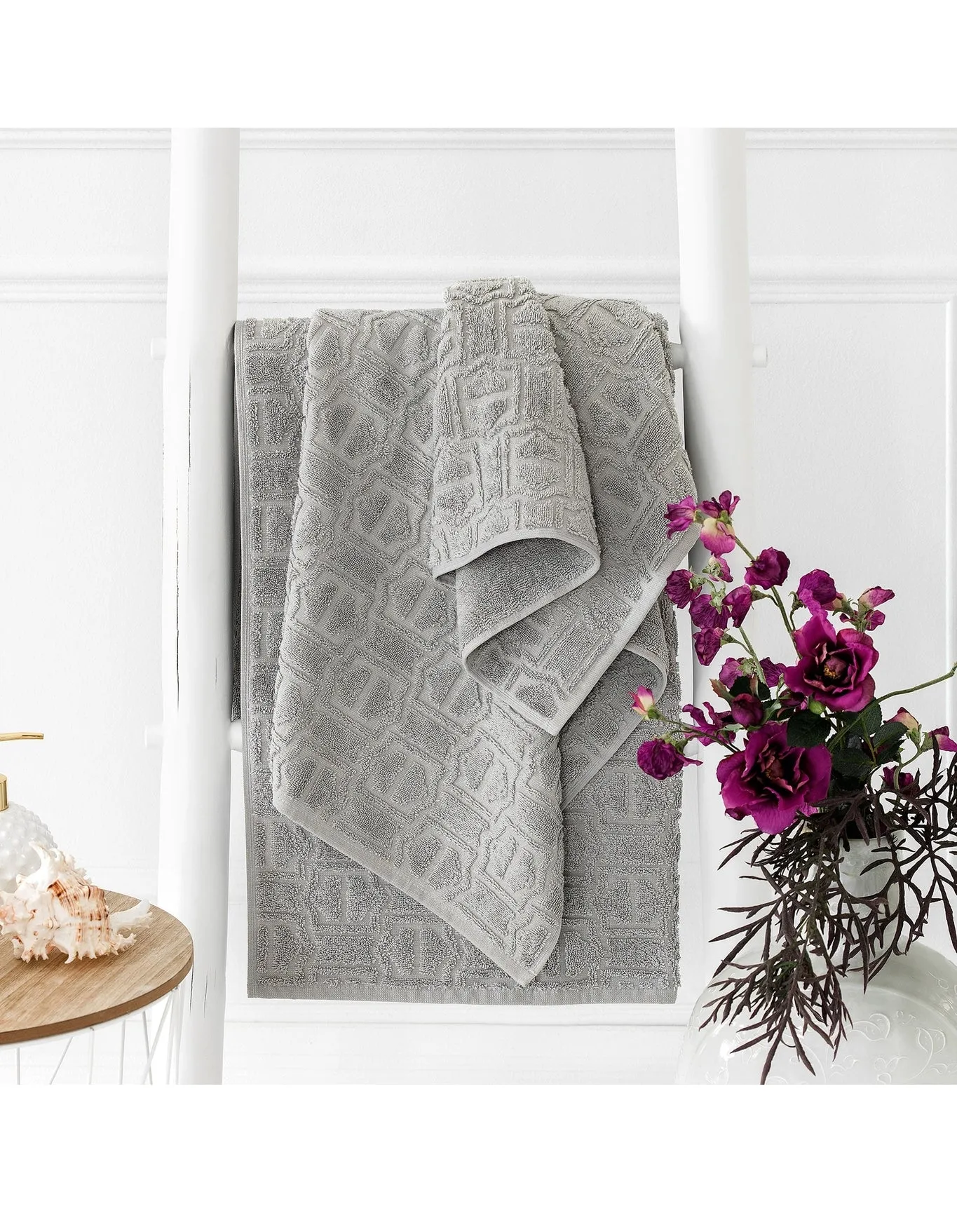 Togas Trend Towel | Dark Gray TOGAS